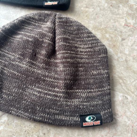 Mossy Oak 3 Pack Hat beanies, brown, black and gray - Picture 5 of 6